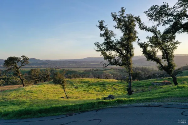 $2,000,000 | 594 Artisan Circle, Geyserville, CA 95441