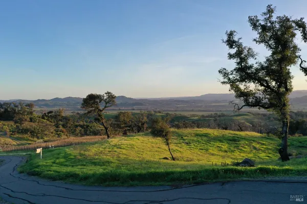 $2,000,000 | 594 Artisan Circle, Geyserville, CA 95441