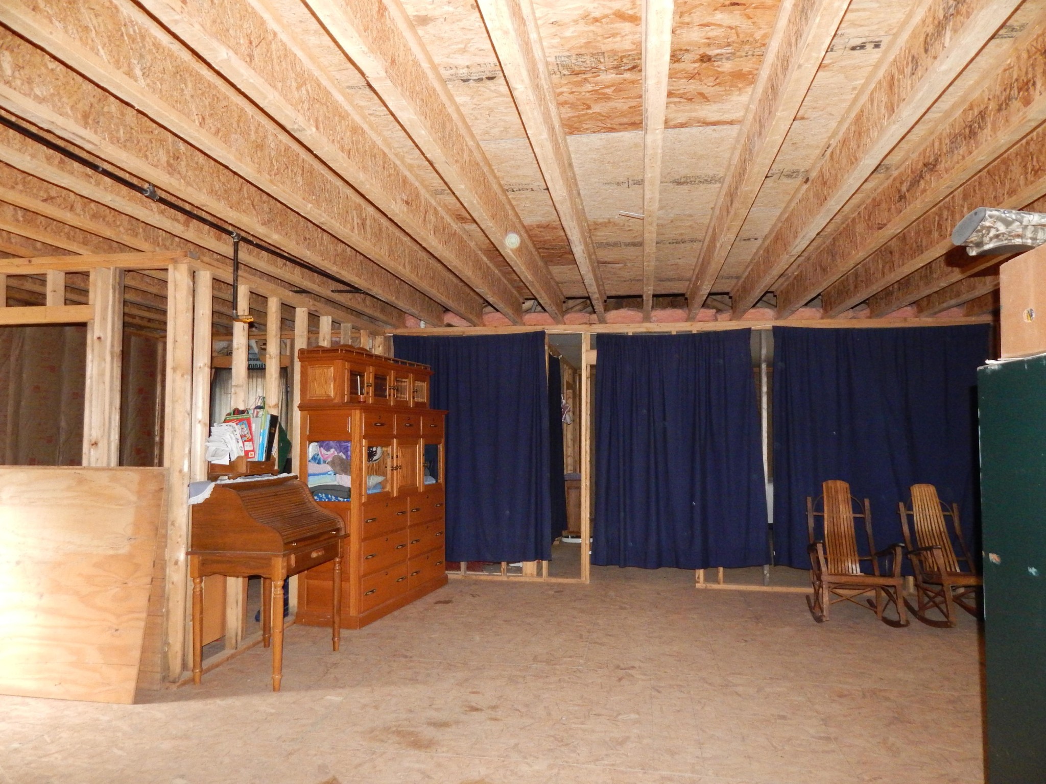 539 Glades Road Sunbright, TN 37872 - Photo 20 of 28 a view of a room with furniture and chandelier