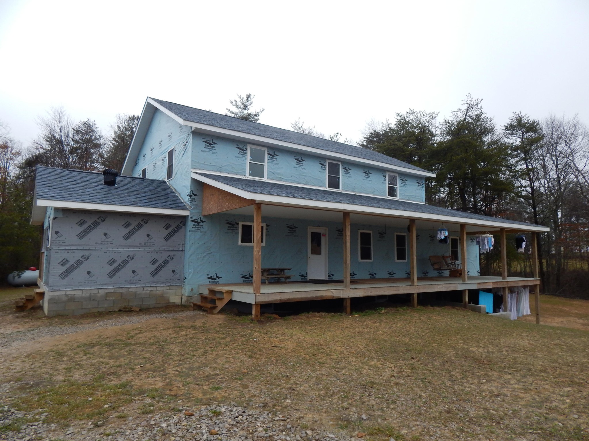 539 Glades Road Sunbright, TN 37872 - Photo 8 of 28 a view of a house with wooden floor and a yard
