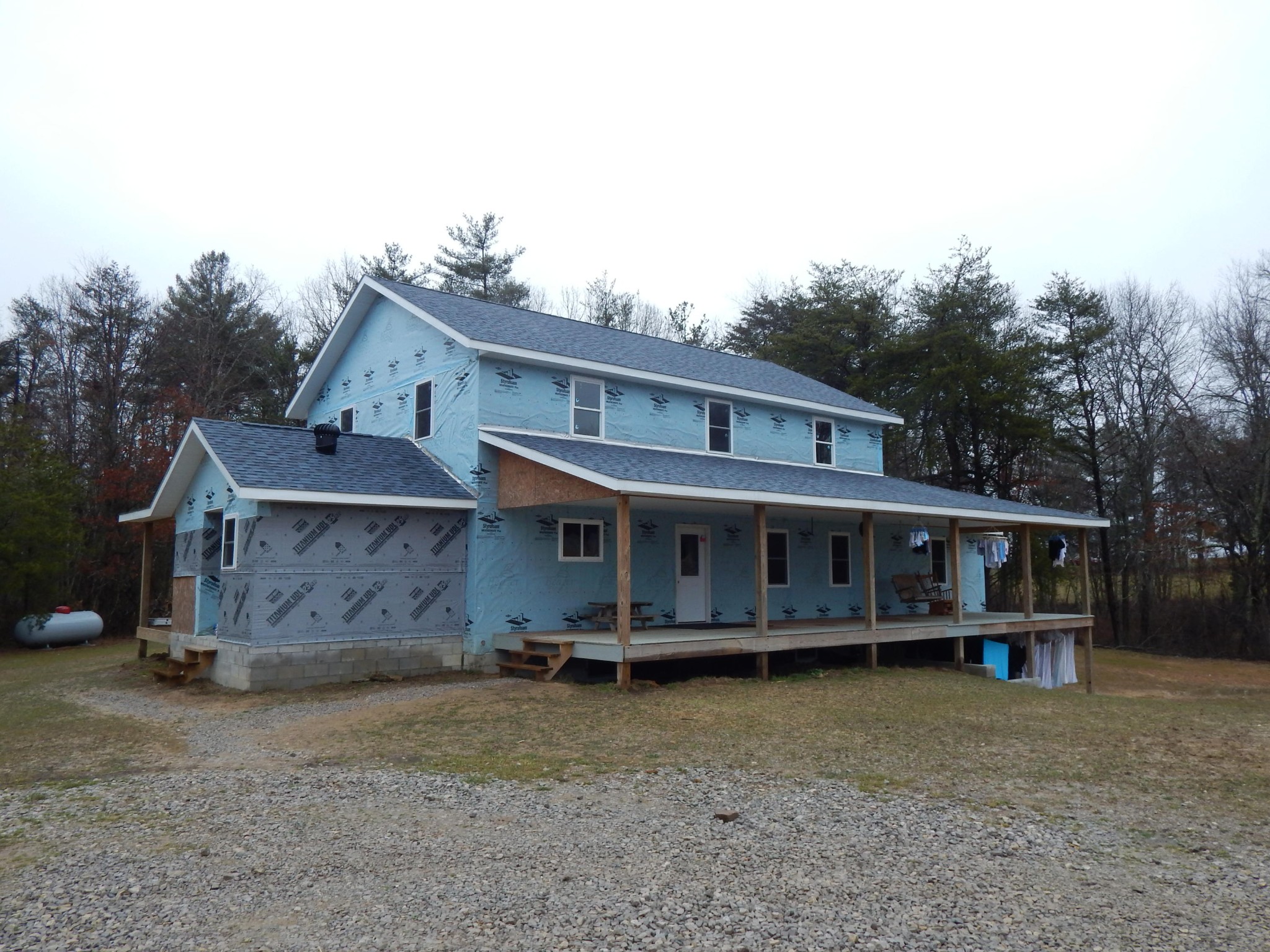 539 Glades Road Sunbright, TN 37872 - Photo 9 of 28 front view of a house with a yard