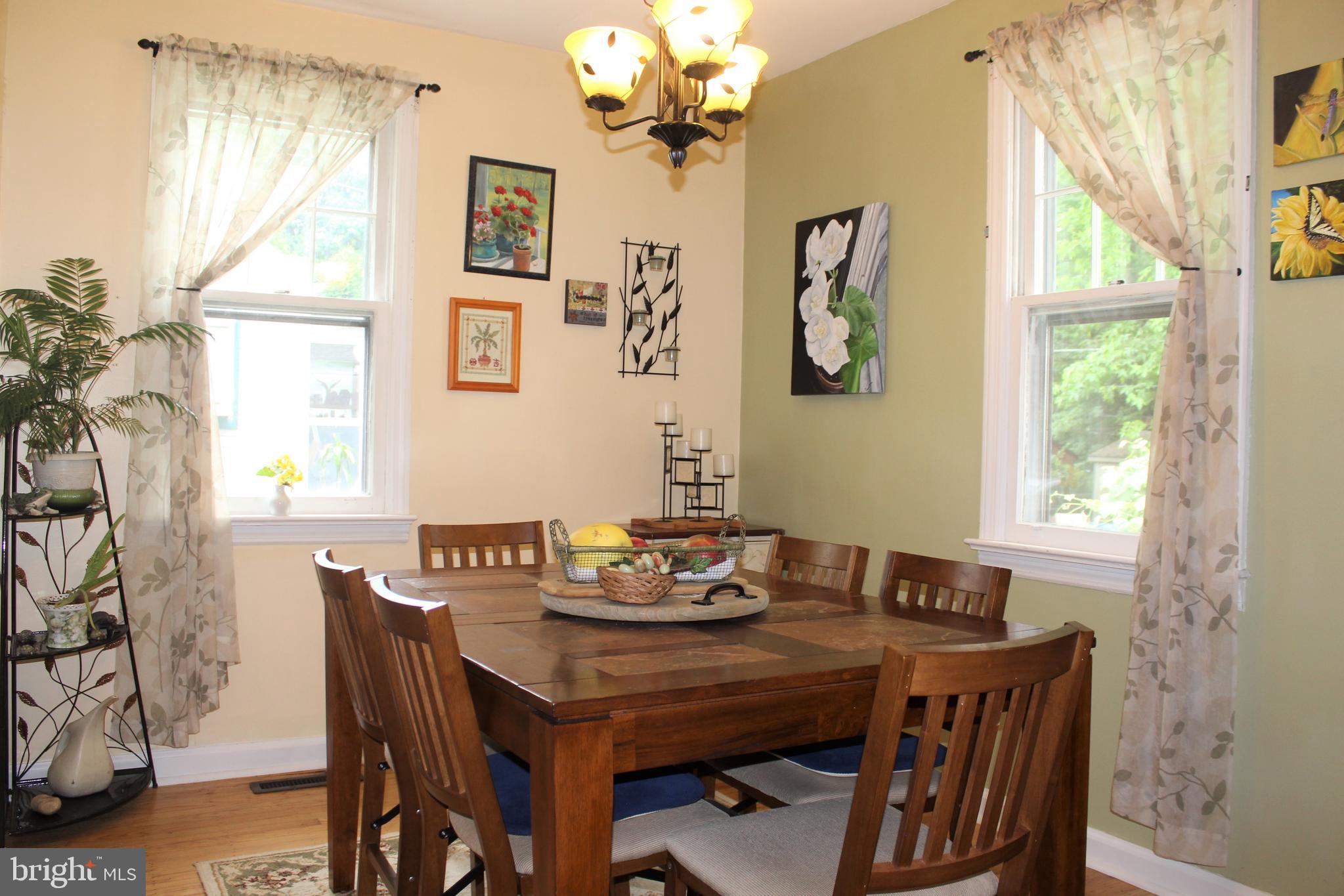 604 Durham Road Langhorne, PA 19047 - Photo 9 of 33 Dining room