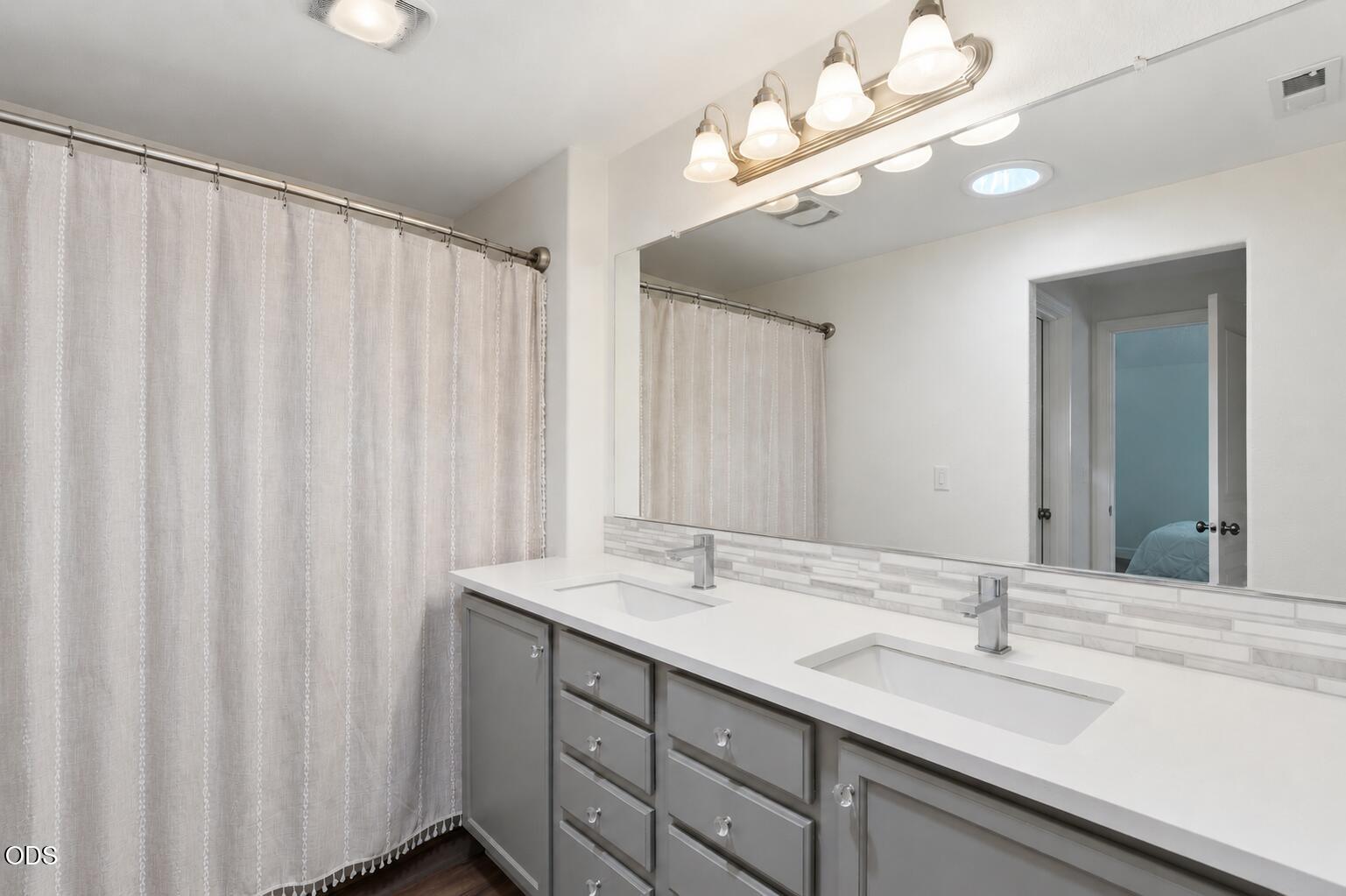 222 Southwest 33rd Drive Redmond, OR 97756 - Photo 14 of 26