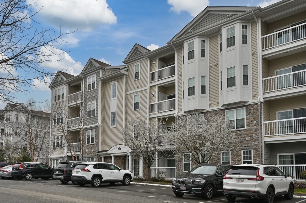 57 Augustus Court, Unit 1010 Reading, MA 01867 - Photo 30 of 32 a building view