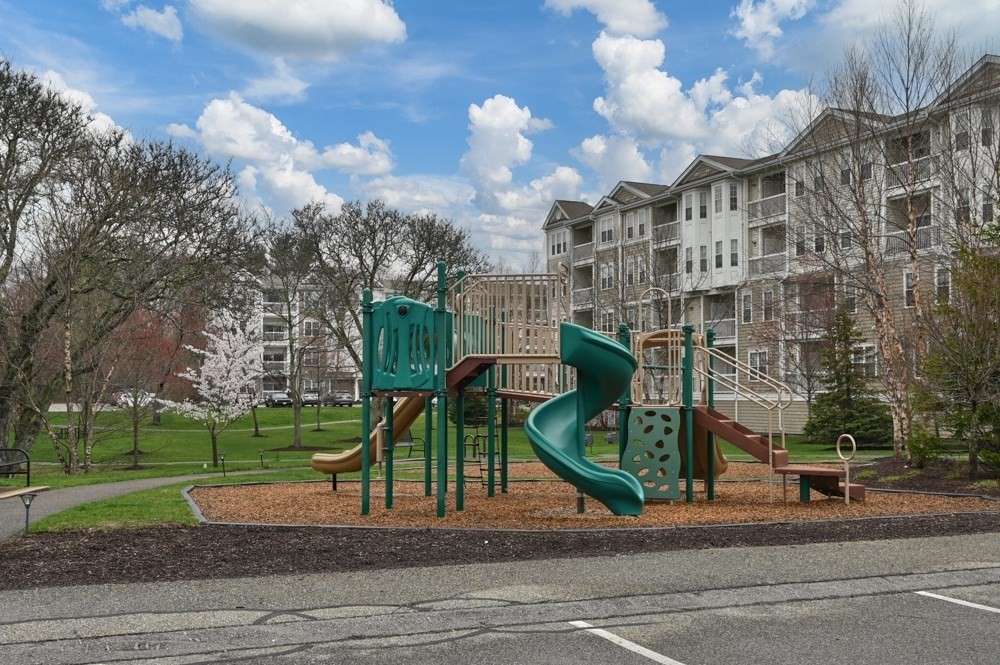 57 Augustus Court, Unit 1010 Reading, MA 01867 - Photo 32 of 32 a view of a park