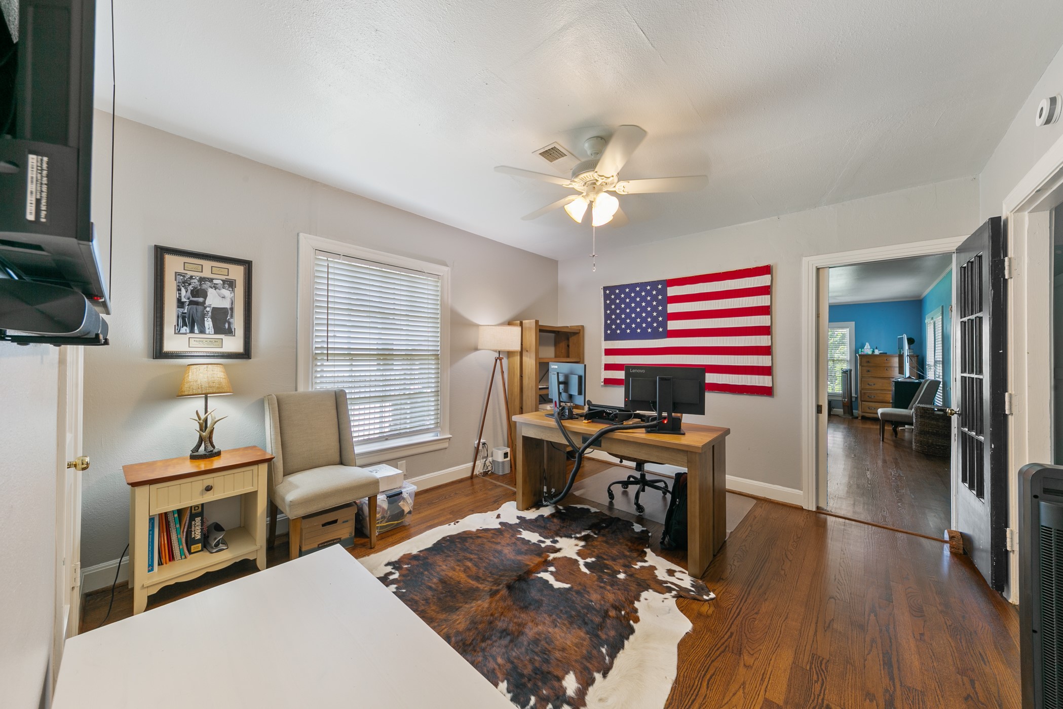 503 West 33rd Street Houston, TX 77018 - Photo 21 of 34 Middle bedroom is currently being utilized as an office.