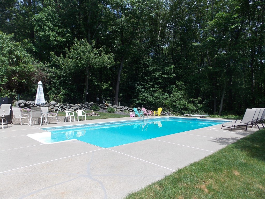 9 Philip Road Hudson, MA 01749 - Photo 18 of 20