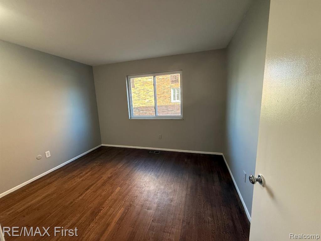 29638 Hoover Road, Unit 638 Warren, MI 48093 - Photo 13 of 25