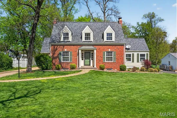 $799,900 | 1 Forest Glen Lane, Kirkwood, MO 63122