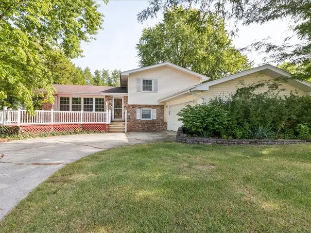$394,900 | 1920 Heather Lane, Joliet, IL 60431