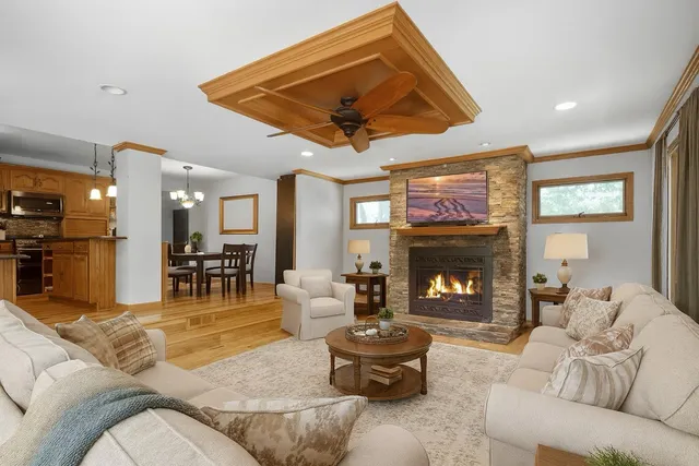 $394,900 | 1920 Heather Lane, Joliet, IL 60431