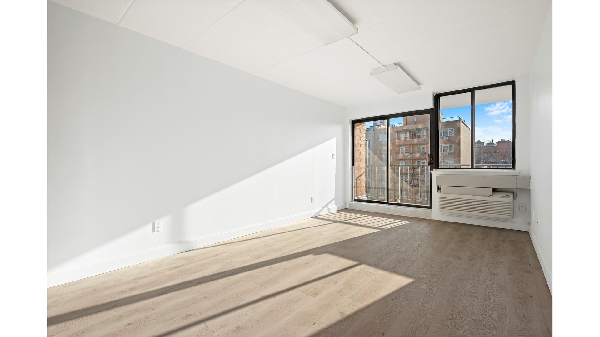 23-22 30th Road, Unit 3H Queens, NY 11102 - Photo 1 of 7 Gallery Image 1