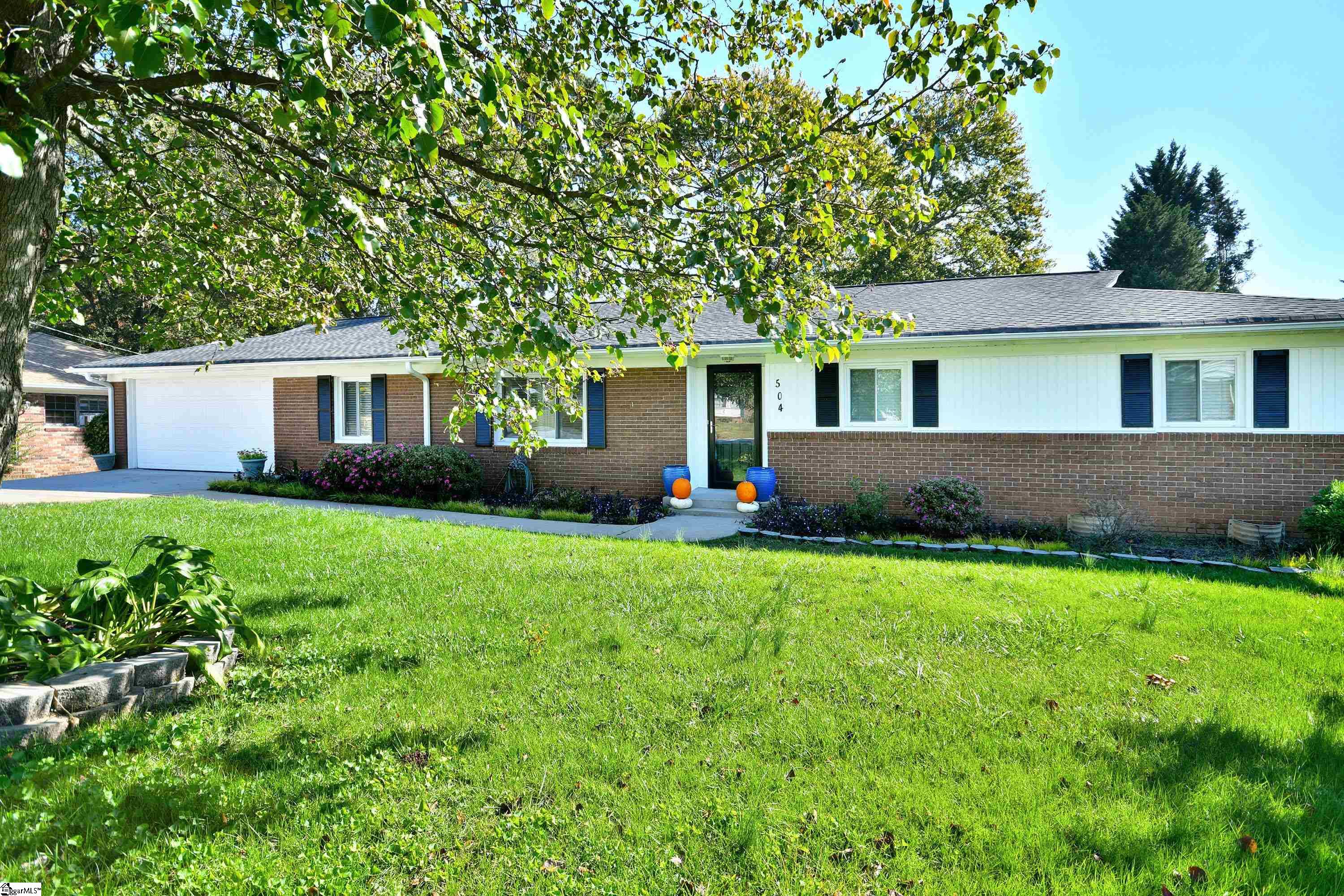 504 Butler Springs Road Greenville, SC 29615 - Photo 2 of 45 Gallery Image 2