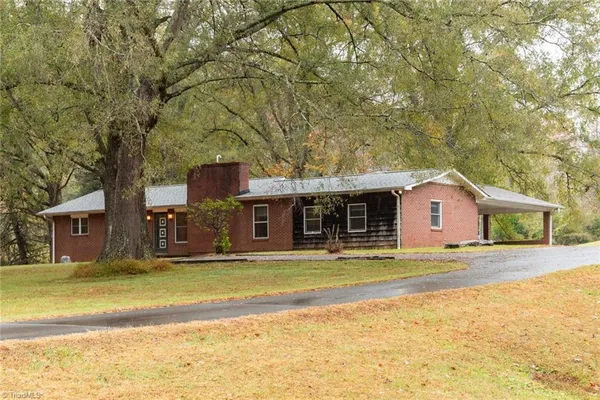 $274,900 | 1692 Nc Highway South, Walnut Cove, NC 27052
