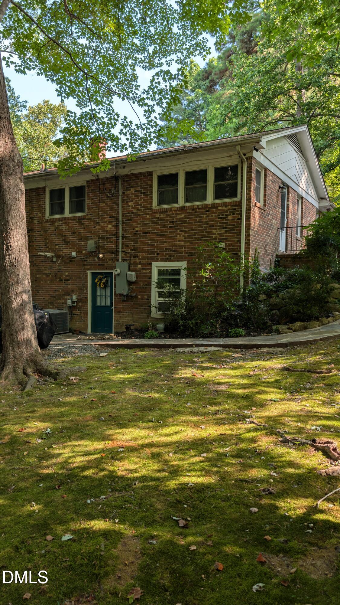 105 Lexington Road Chapel Hill, NC 27516 - Photo 7 of 13 PXL_20260704_133502837