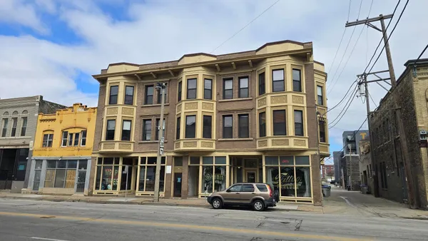 $1,900 | 526 West National Avenue, Unit 301, Milwaukee, WI 53204