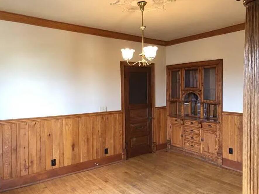 526 West National Avenue, Unit 301 Milwaukee, WI 53204 - Photo 8 of 13 Unique Built-Ins