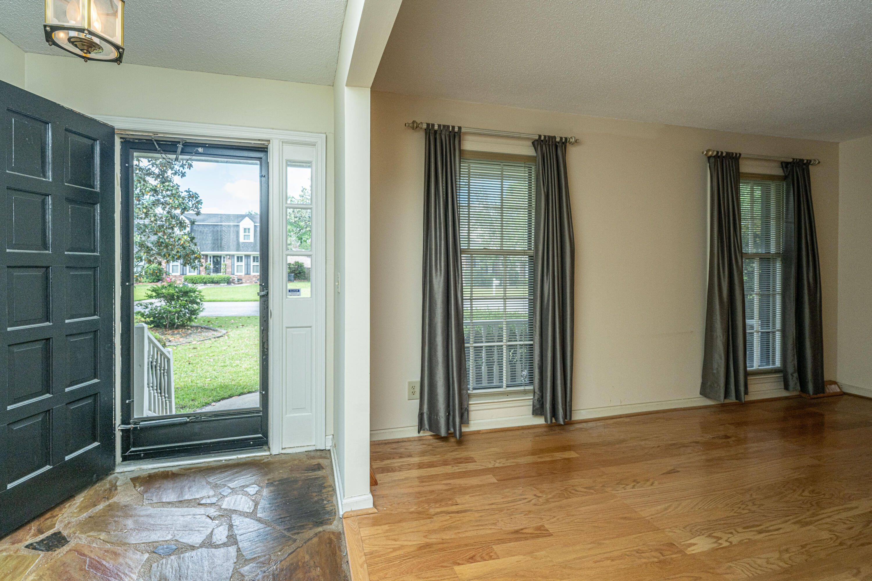 19 Brigadier Drive Charleston, SC 29407 - Photo 7 of 53 19BrigadierDr008