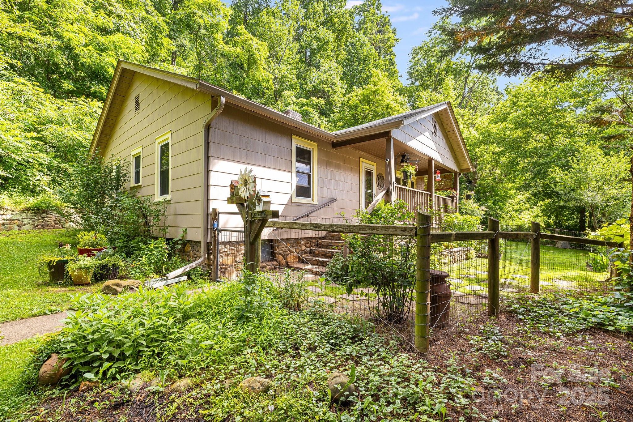 1041 Groundhog Road Canton, NC 28716 - Photo 3 of 47 Gallery Image 3