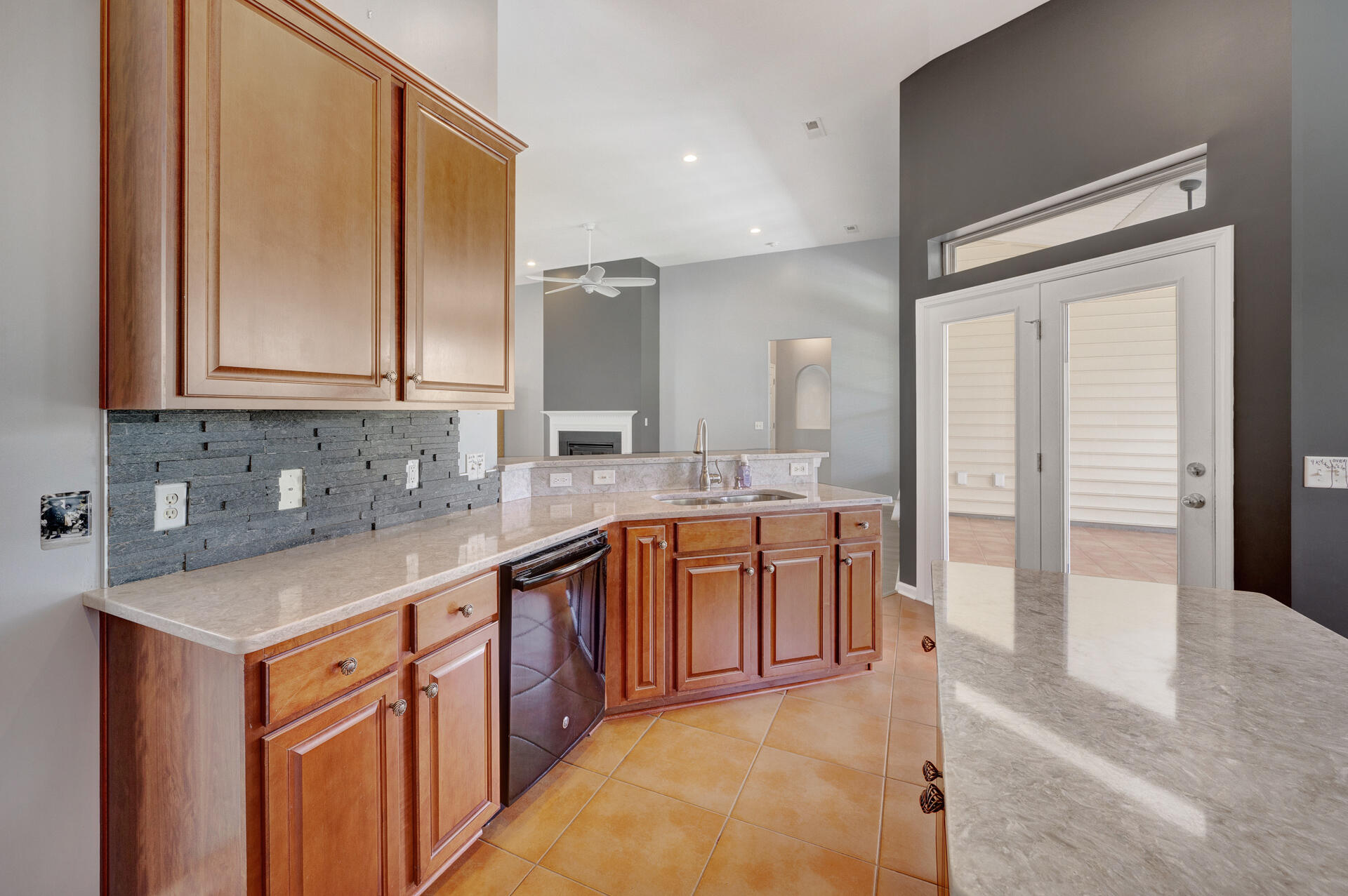 372 Decatur Drive Summerville, SC 29486 - Photo 13 of 37 372Decatur-11