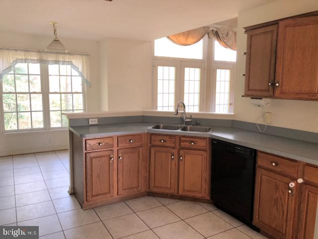7325 Peppermill Road King George, VA 22485 - Photo 11 of 16 Kitchen with breakfast room