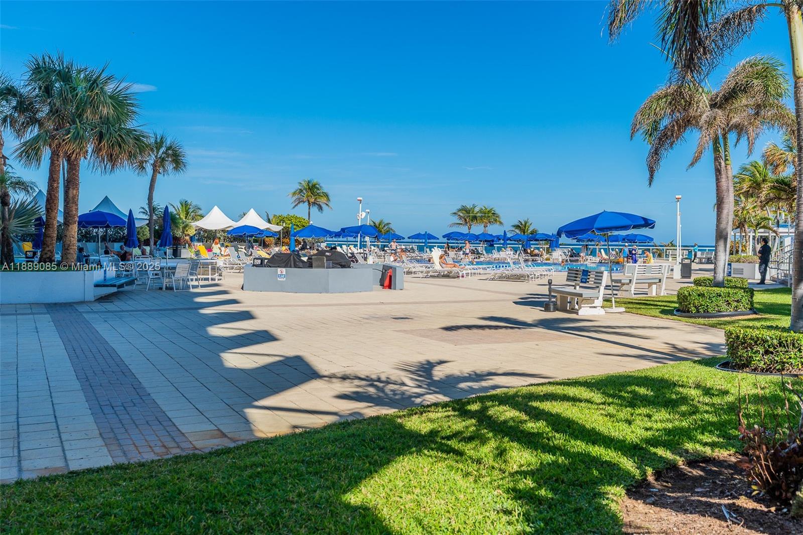 2030 South Ocean Drive, Unit 1127 Hallandale Beach, FL 33009 - Photo 34 of 39 a view of a backyard