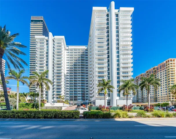 $900,000 | 2030 South Ocean Drive, Unit 1127, Hallandale Beach, FL 33009