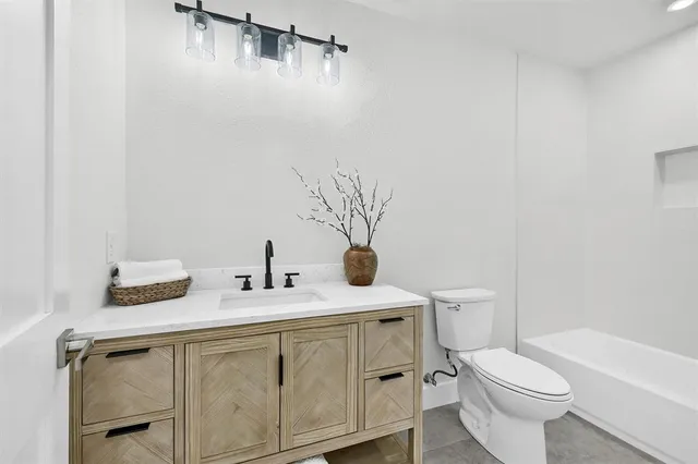 $850,000 | 320 Bentwood Drive, Pottsboro, TX 75076