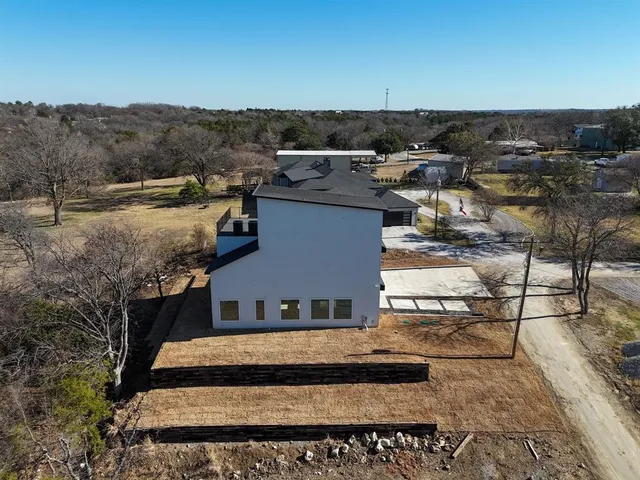 $850,000 | 320 Bentwood Drive, Pottsboro, TX 75076
