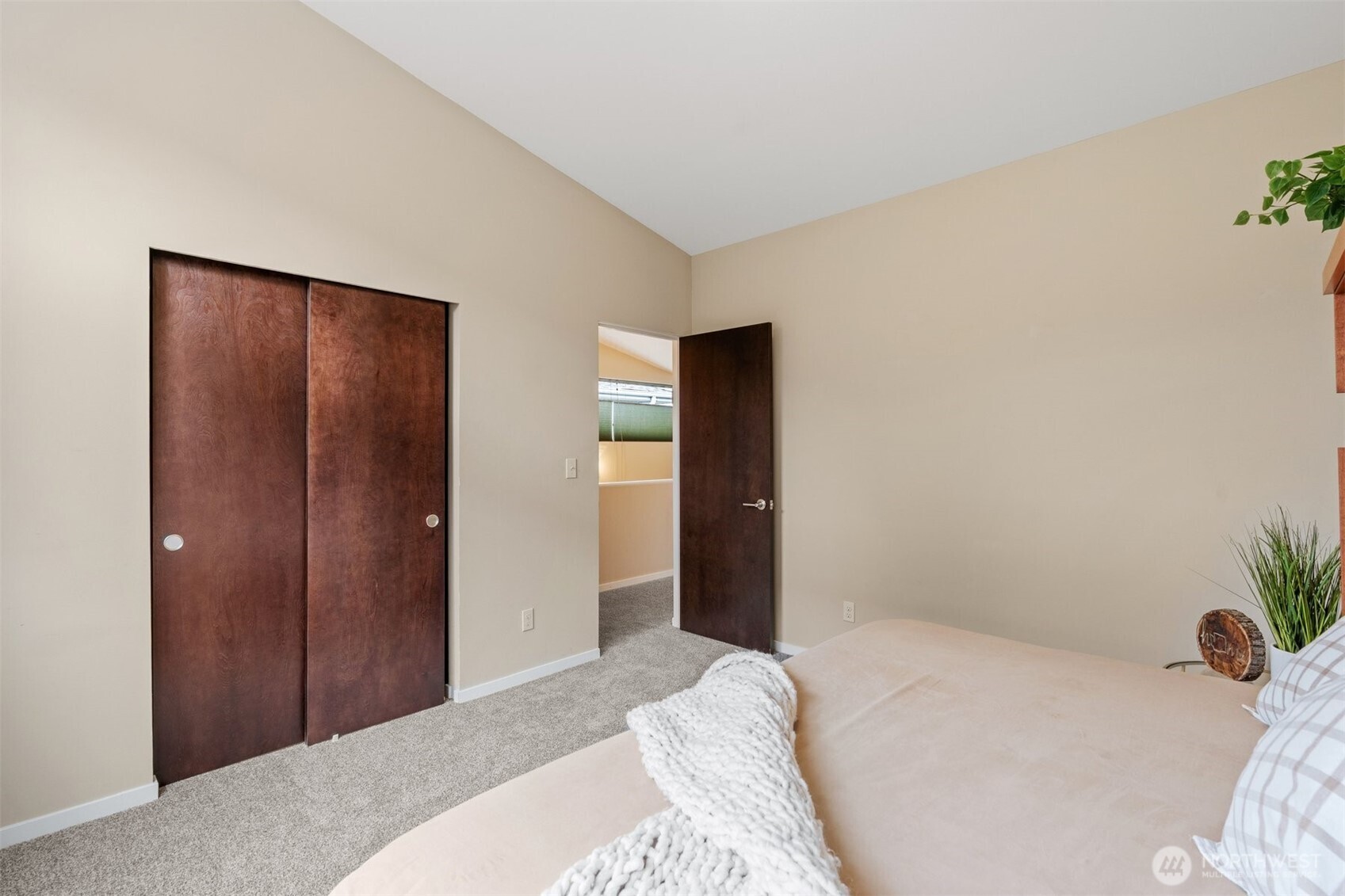 6536 42nd Avenue Southwest, Unit B Seattle, WA 98136 - Photo 21 of 27 Gallery Image 21