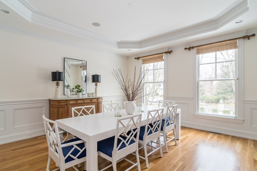 68 Woodcliff Road Wellesley, MA 02481 - Photo 11 of 30