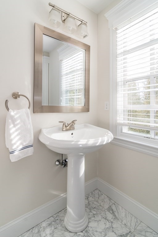 68 Woodcliff Road Wellesley, MA 02481 - Photo 23 of 30