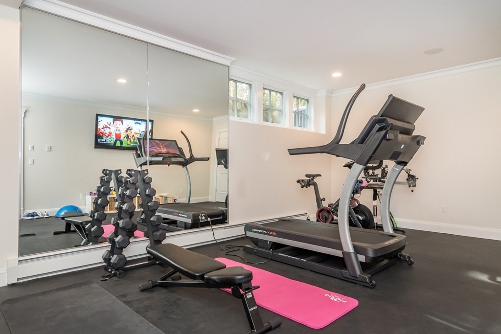 68 Woodcliff Road Wellesley, MA 02481 - Photo 26 of 30