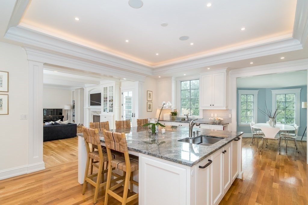 68 Woodcliff Road Wellesley, MA 02481 - Photo 3 of 30