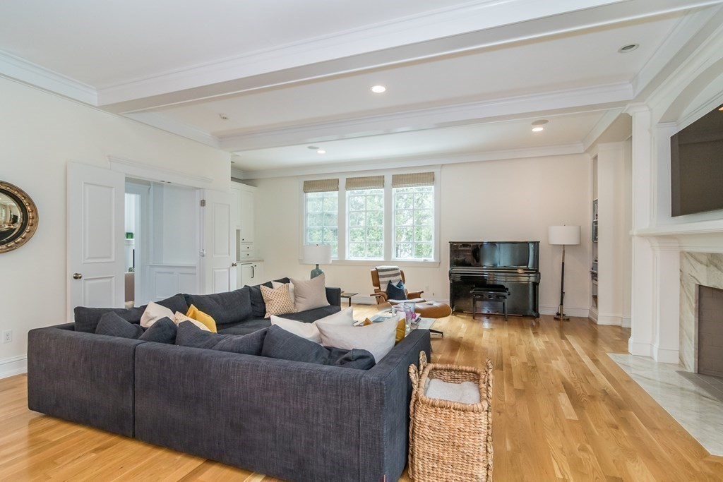 68 Woodcliff Road Wellesley, MA 02481 - Photo 7 of 30