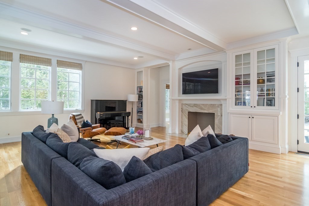 68 Woodcliff Road Wellesley, MA 02481 - Photo 8 of 30