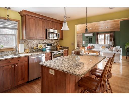 12 Vernon Road Medway, MA 02053 - Photo 8 of 28 Gallery Image 8