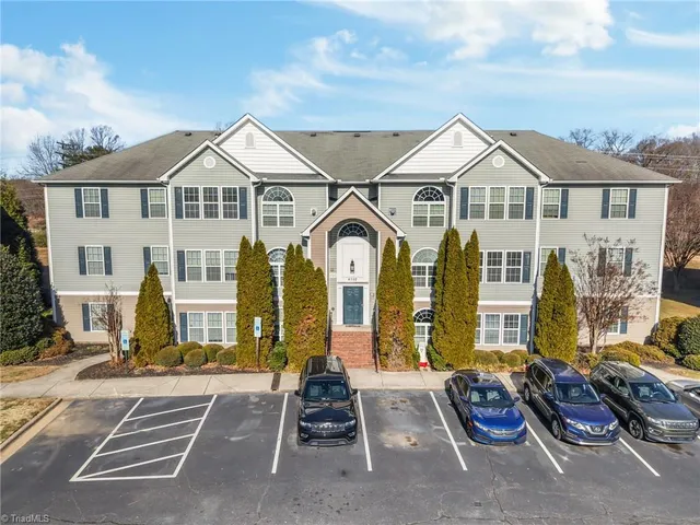 $185,000 | 4702 Pennoak Lane, Greensboro, NC 27407