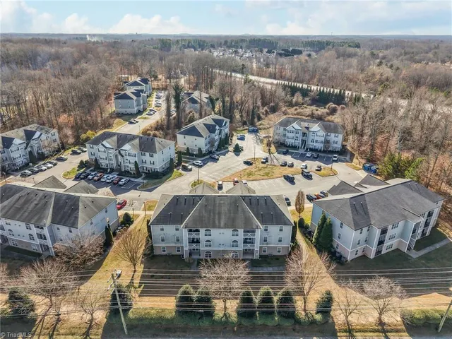 $185,000 | 4702 Pennoak Lane, Greensboro, NC 27407