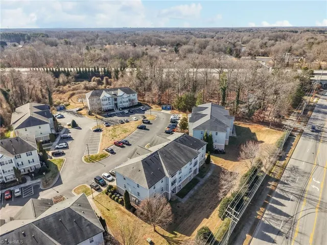 $185,000 | 4702 Pennoak Lane, Greensboro, NC 27407