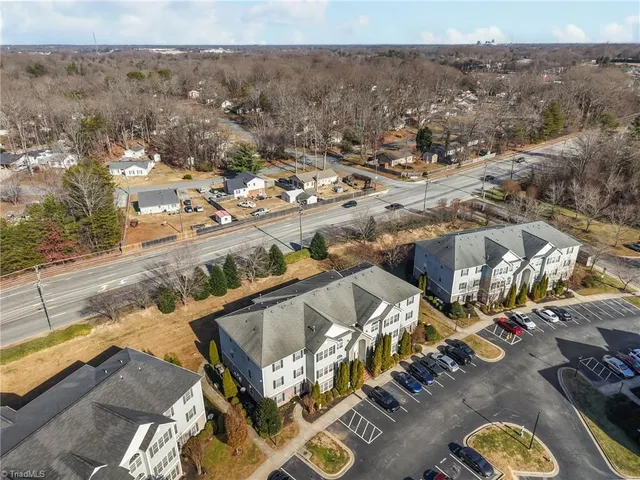 $185,000 | 4702 Pennoak Lane, Greensboro, NC 27407