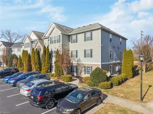 $185,000 | 4702 Pennoak Lane, Greensboro, NC 27407