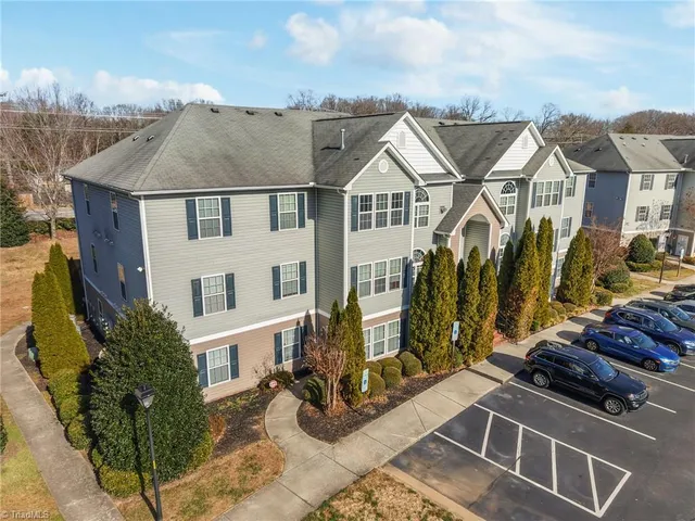 $185,000 | 4702 Pennoak Lane, Greensboro, NC 27407