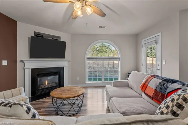 $185,000 | 4702 Pennoak Lane, Greensboro, NC 27407