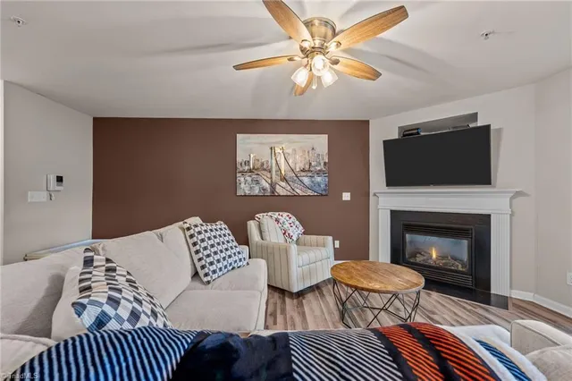 $185,000 | 4702 Pennoak Lane, Greensboro, NC 27407