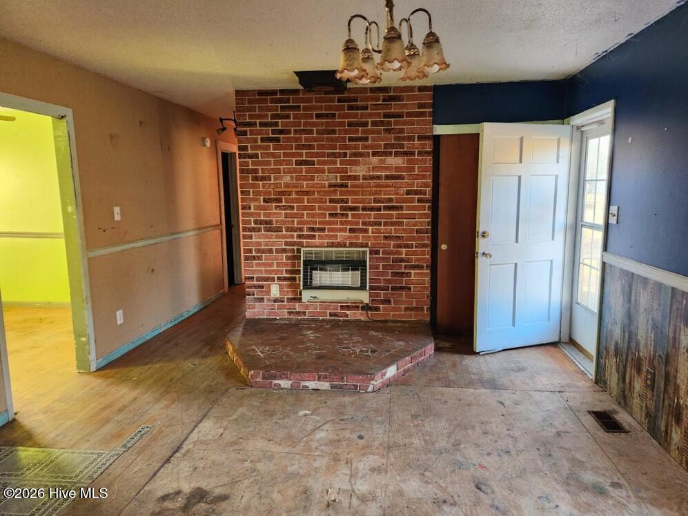 905 Dublin Run Road Aurora, NC 27806 - Photo 5 of 17 5 LIVING ROOM