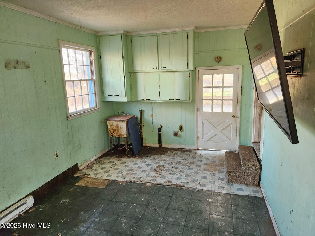 905 Dublin Run Road Aurora, NC 27806 - Photo 6 of 17 6 LAUNDRY