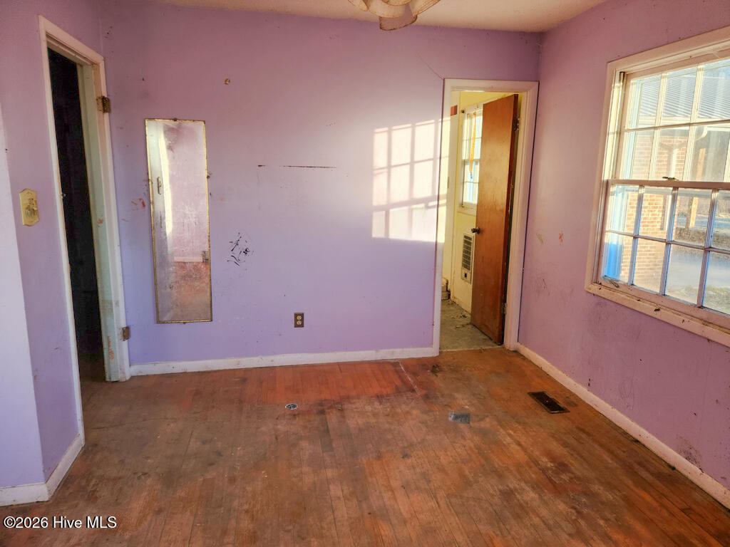 905 Dublin Run Road Aurora, NC 27806 - Photo 10 of 17 10 MASTER BEDROOM