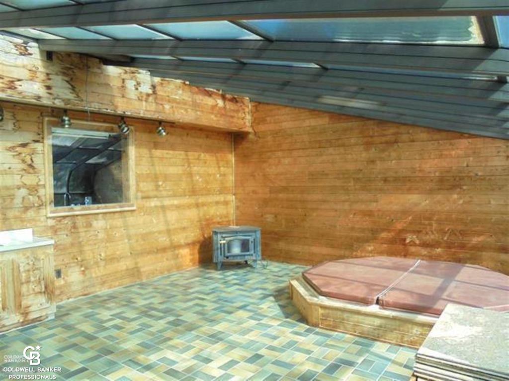 9187 Springborn Road Casco, MI 48064 - Photo 32 of 60 Hot tub