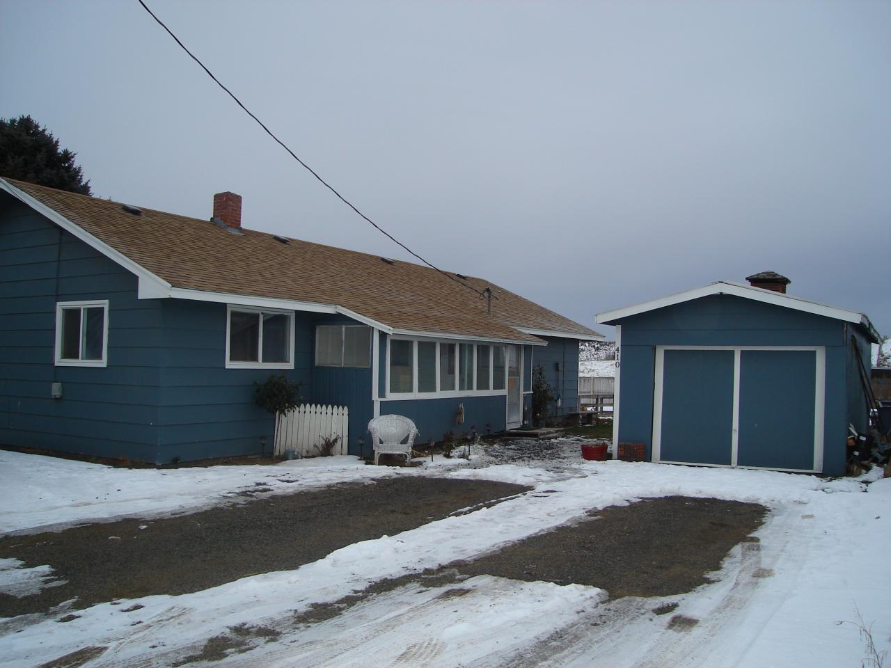 410 Willowlawn Road Yakima, WA 98908 - Photo 1 of 23 Front of the house